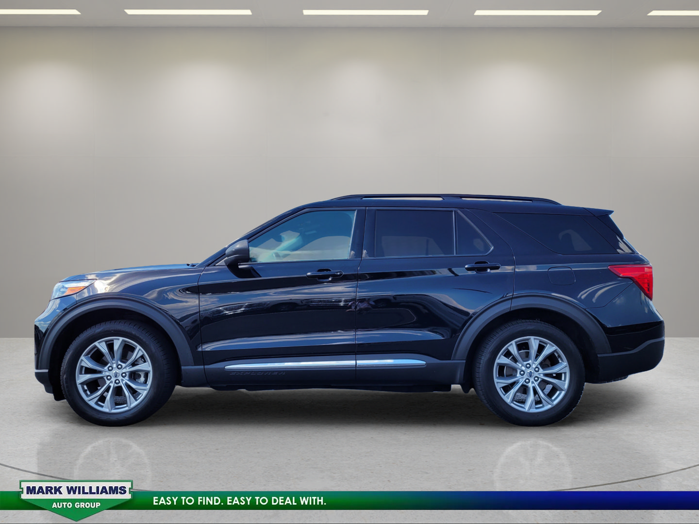 Used 2020 Ford Explorer XLT w/ Equipment Group 202A AWD/4WD image 7