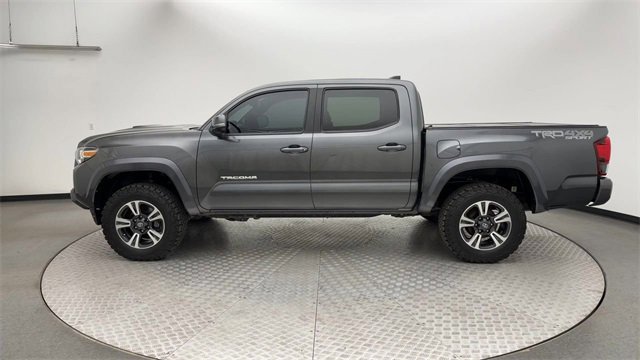 Used 2019 Toyota Tacoma TRD Sport image 5