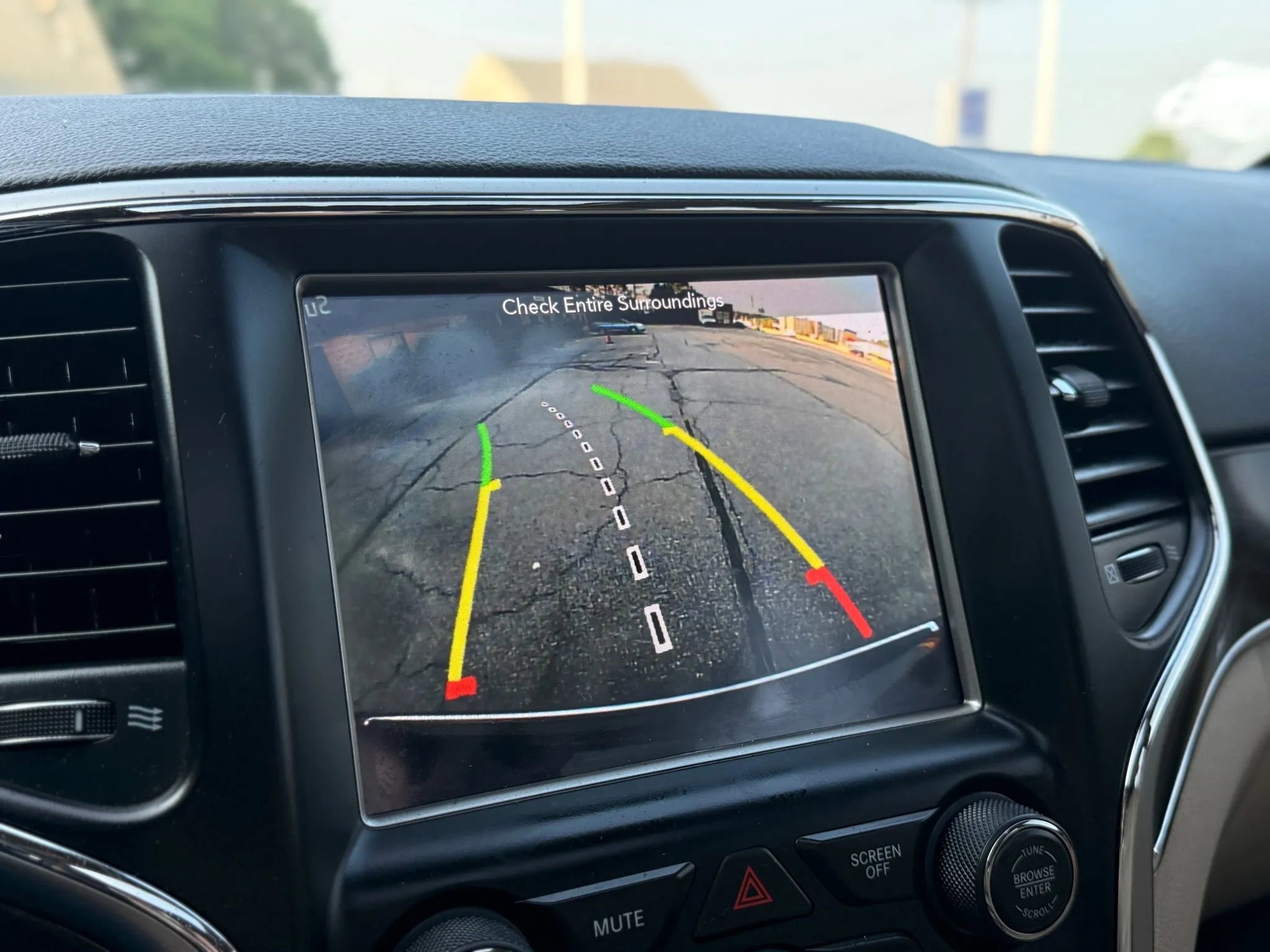 Used 2018 Jeep Grand Cherokee Limited image 30