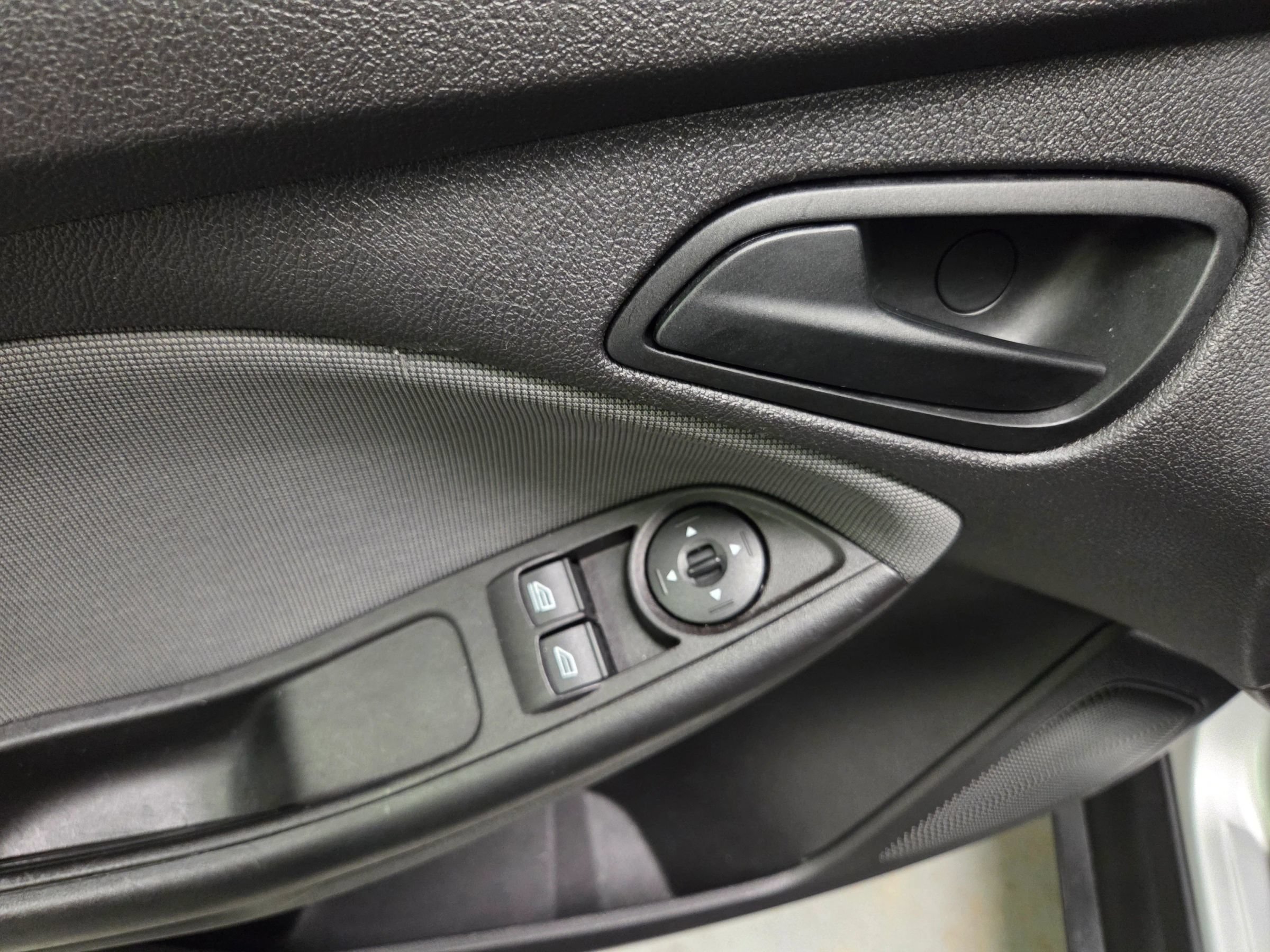 Used 2014 Ford Focus S FWD image 15