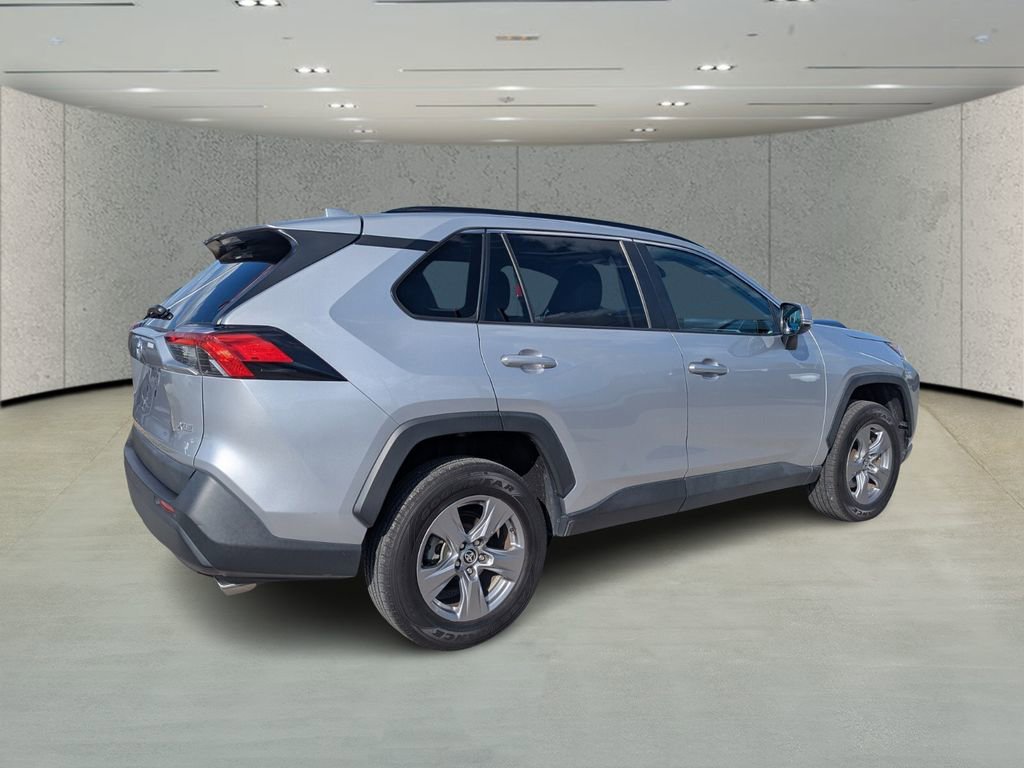 Used 2022 Toyota RAV4 XLE w/ Convenience Package image 3