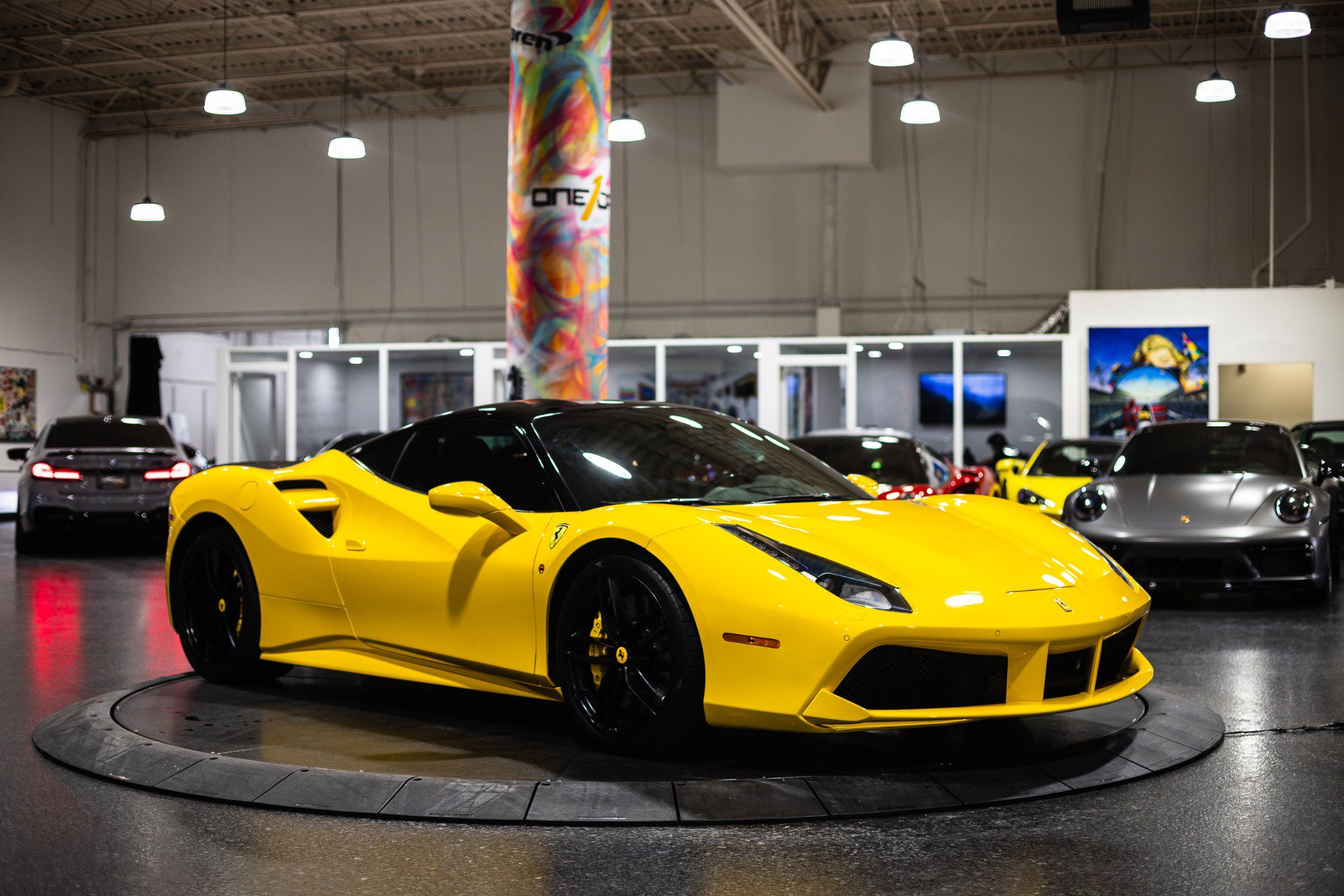 Used 2018 Ferrari 488 GTB RWD image 12