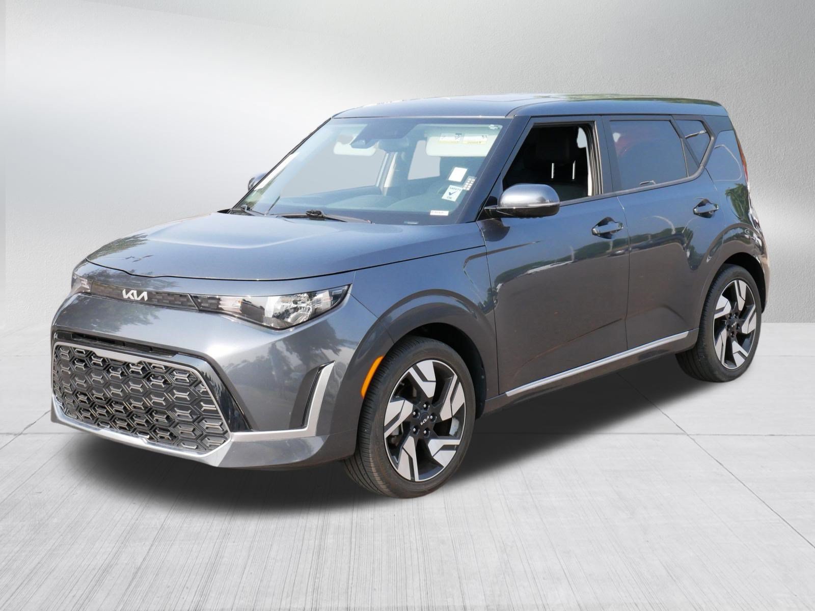 Used 2023 Kia Soul GT-Line FWD image 3