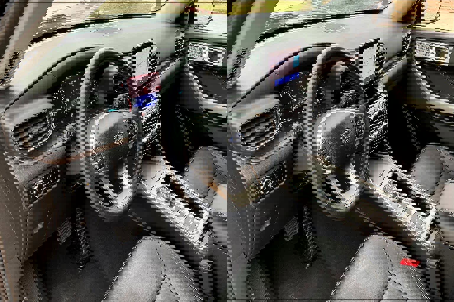 Used 2024 Ford Explorer Limited image 15