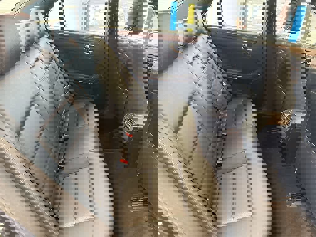 Used 2012 Mercedes-Benz E 350 4MATIC Sedan image 22