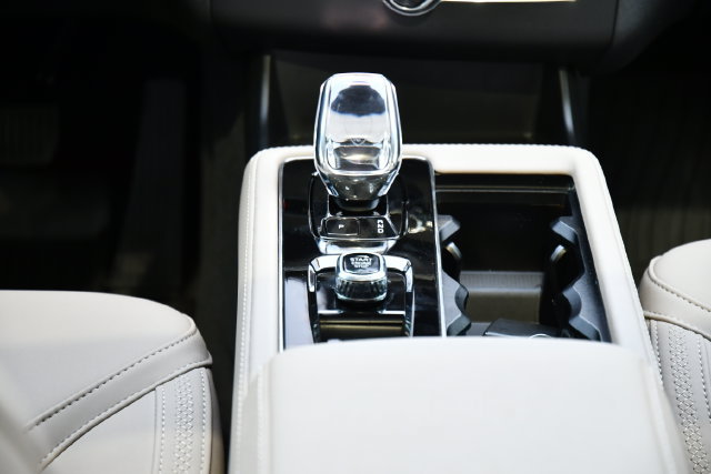 New 2026 Volvo XC90 B6 Plus w/ Protection Package Premier AWD/4WD image 28