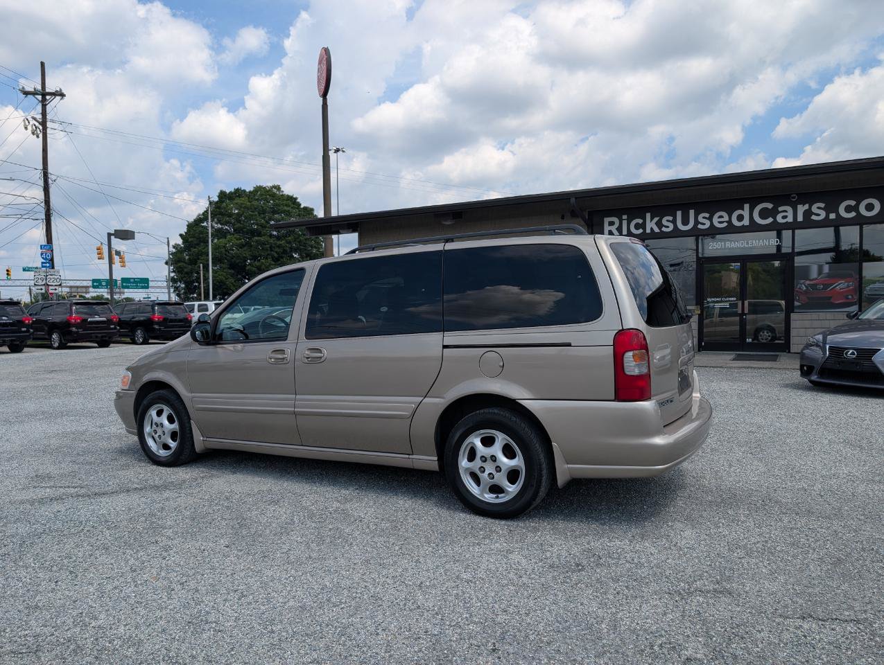 Used 2001 Oldsmobile Silhouette GLS w/ Towing Pkg FWD image 9