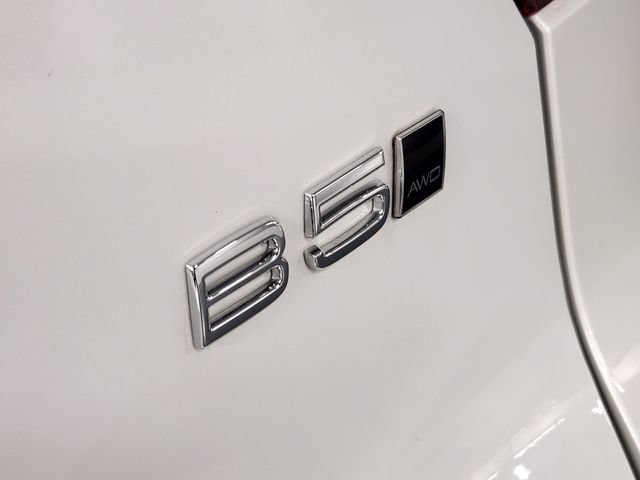 Certified 2026 Volvo XC40 B5 Plus AWD/4WD image 13