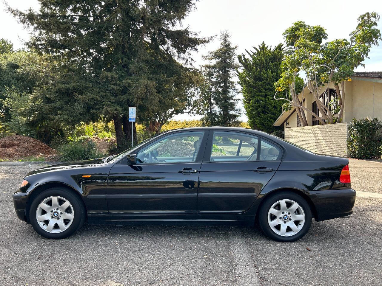 Used 2004 BMW 325i Sedan RWD image 24