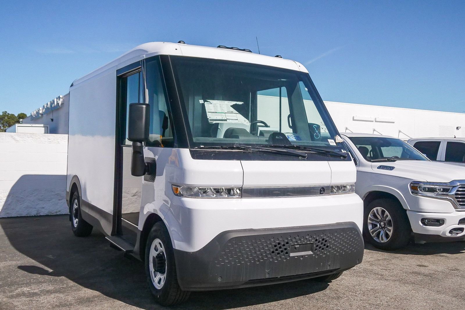 Used 2024 Chevrolet Brightdrop 400 w/ Commercial Equipment Package AWD/4WD image 3