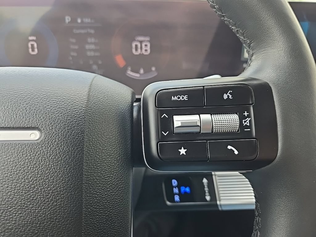 Certified 2025 Hyundai Santa Fe SE FWD image 37
