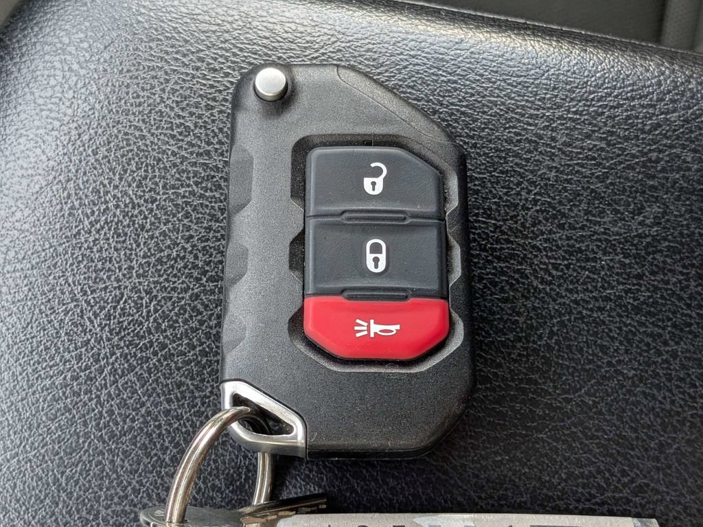 Used 2021 Jeep Wrangler Unlimited Sport AWD/4WD image 31
