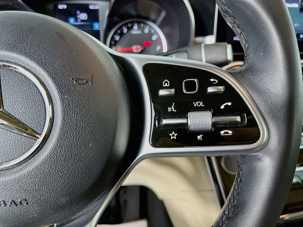 Used 2021 Mercedes-Benz GLC 300 w/ Premium Package image 17