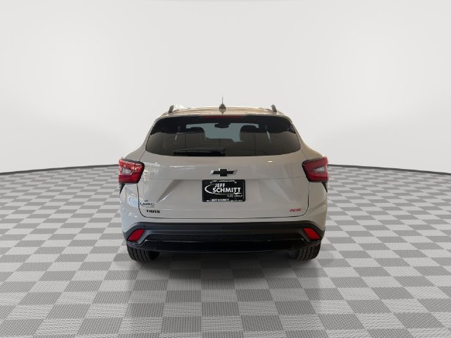 New 2026 Chevrolet Trax RS w/ Sunroof Package FWD image 9