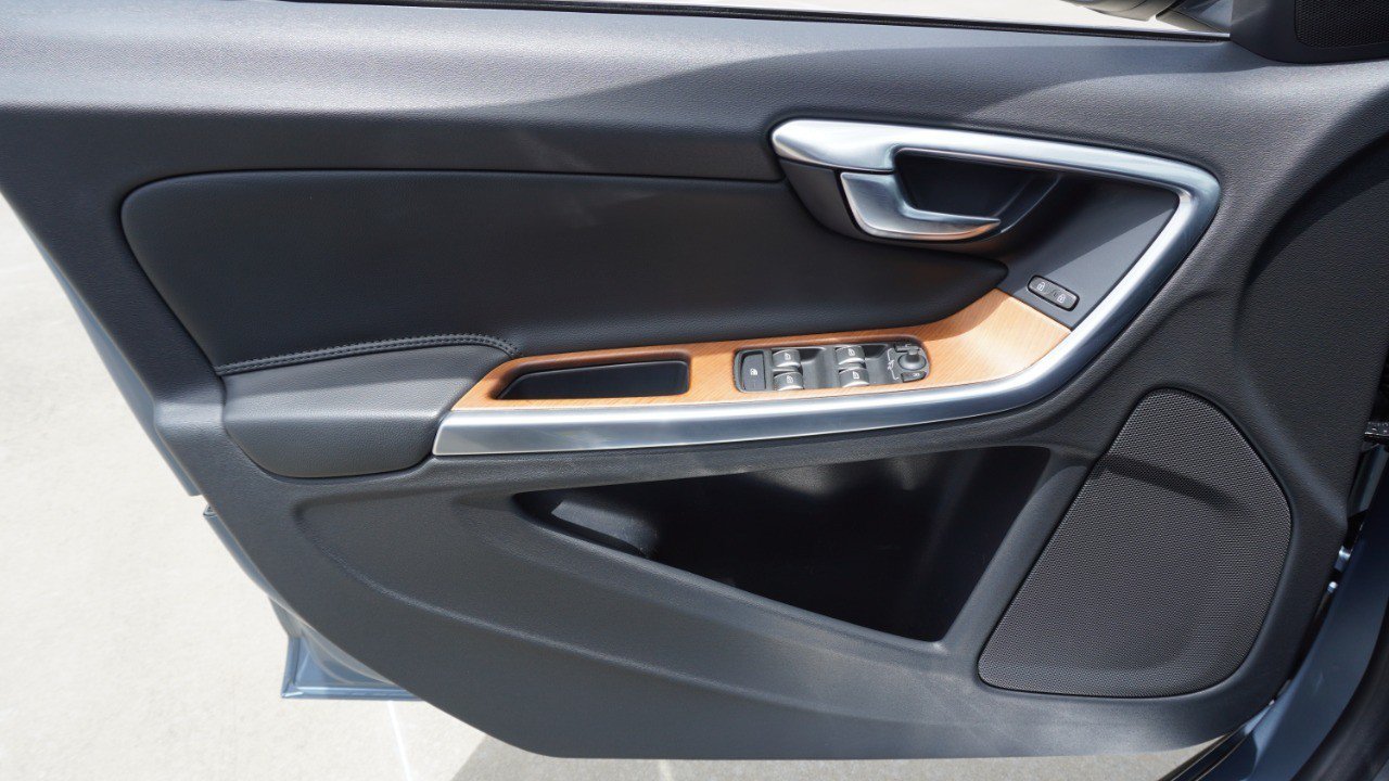 Used 2017 Volvo S60 T5 Inscription Platinum FWD image 22