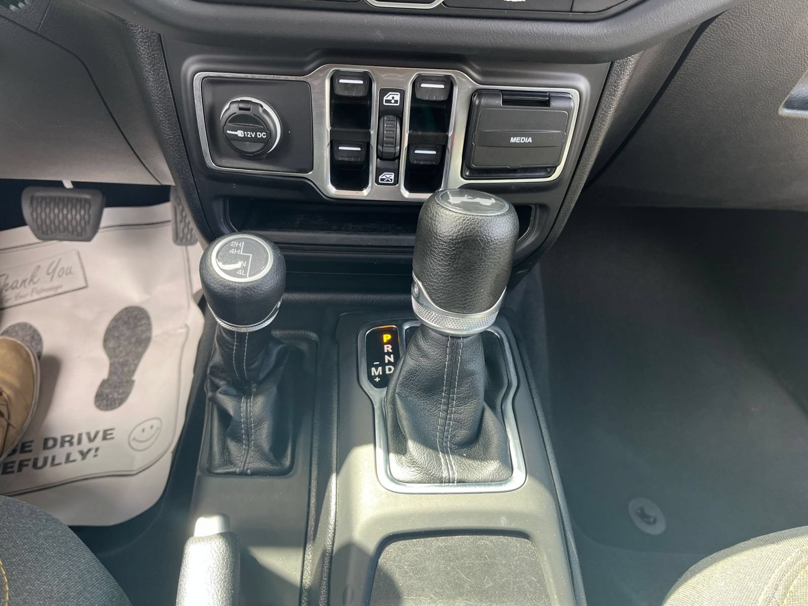 Used 2025 Jeep Wrangler Unlimited Sahara AWD/4WD image 39