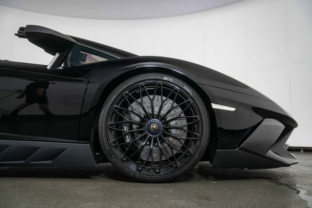Used 2017 Lamborghini Aventador LP 750-4 Superveloce AWD/4WD image 10
