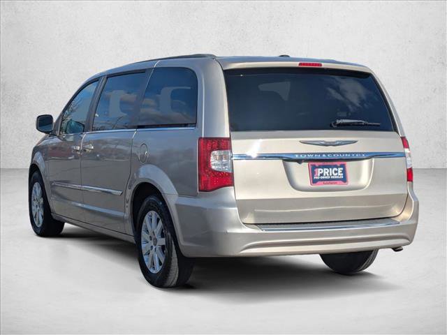 Used 2014 Chrysler Town & Country Touring image 8