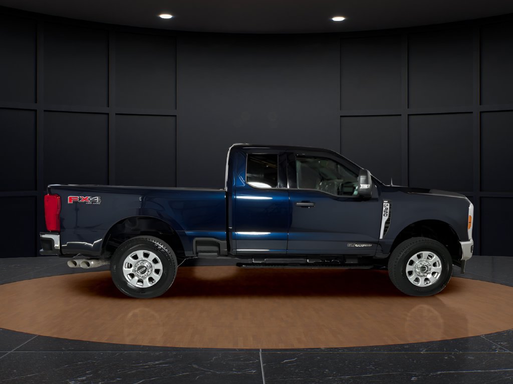 Used 2023 Ford F350 XLT w/ FX4 Off-Road Package AWD/4WD image 8