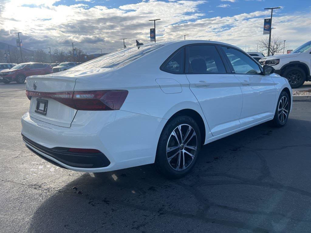 Used 2025 Volkswagen Jetta Sport image 9