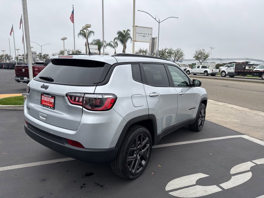 New 2026 Jeep Compass Latitude AWD/4WD image 4