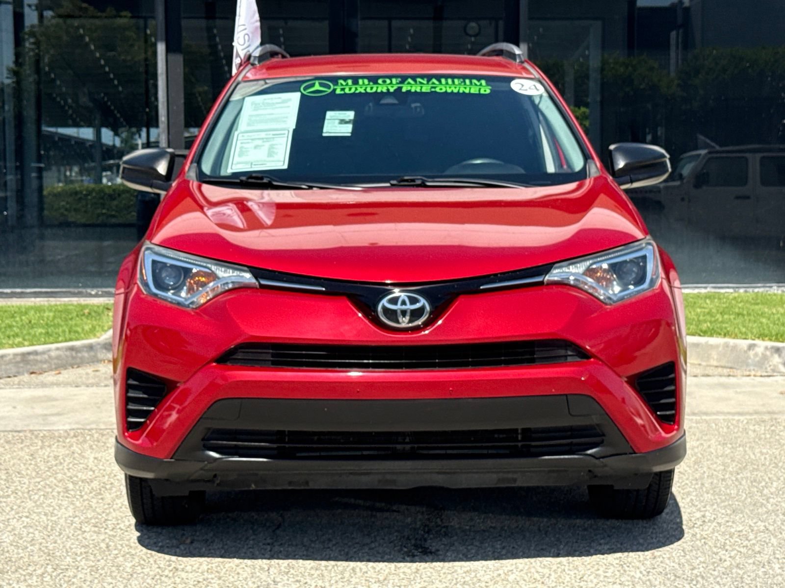 Used 2017 Toyota RAV4 LE FWD image 5