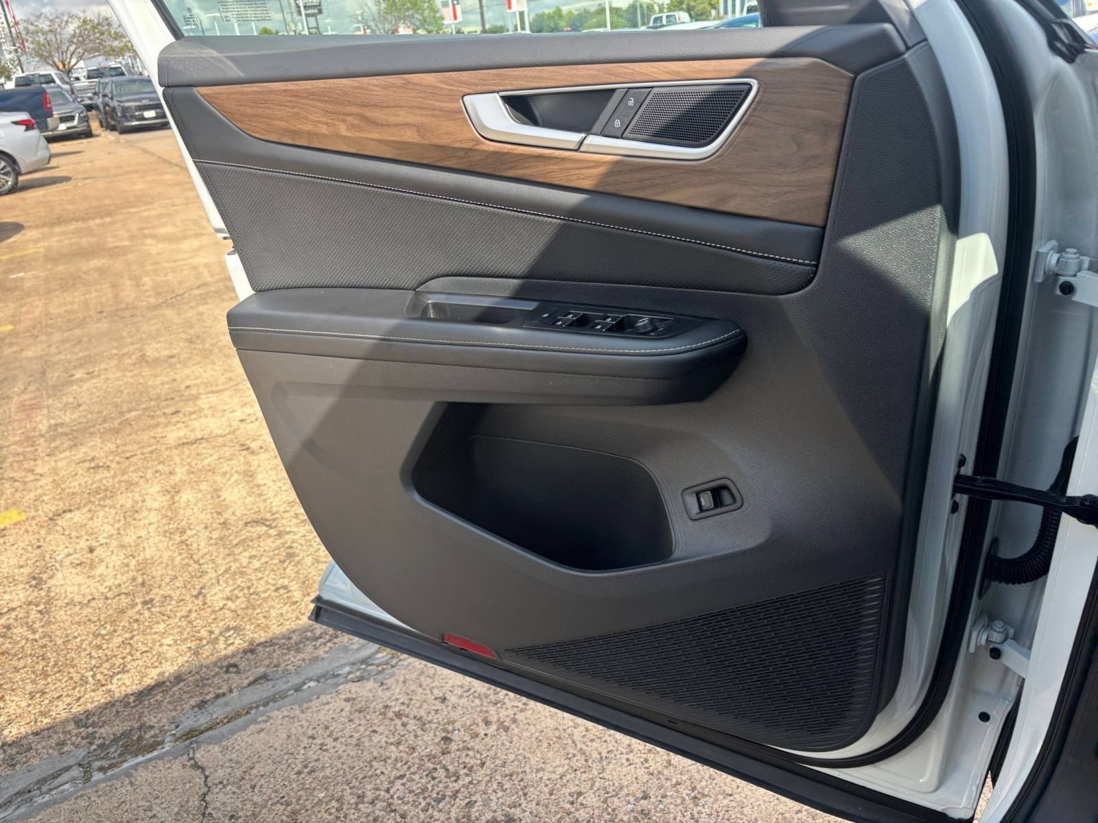 Used 2026 Volkswagen Atlas SE FWD image 15