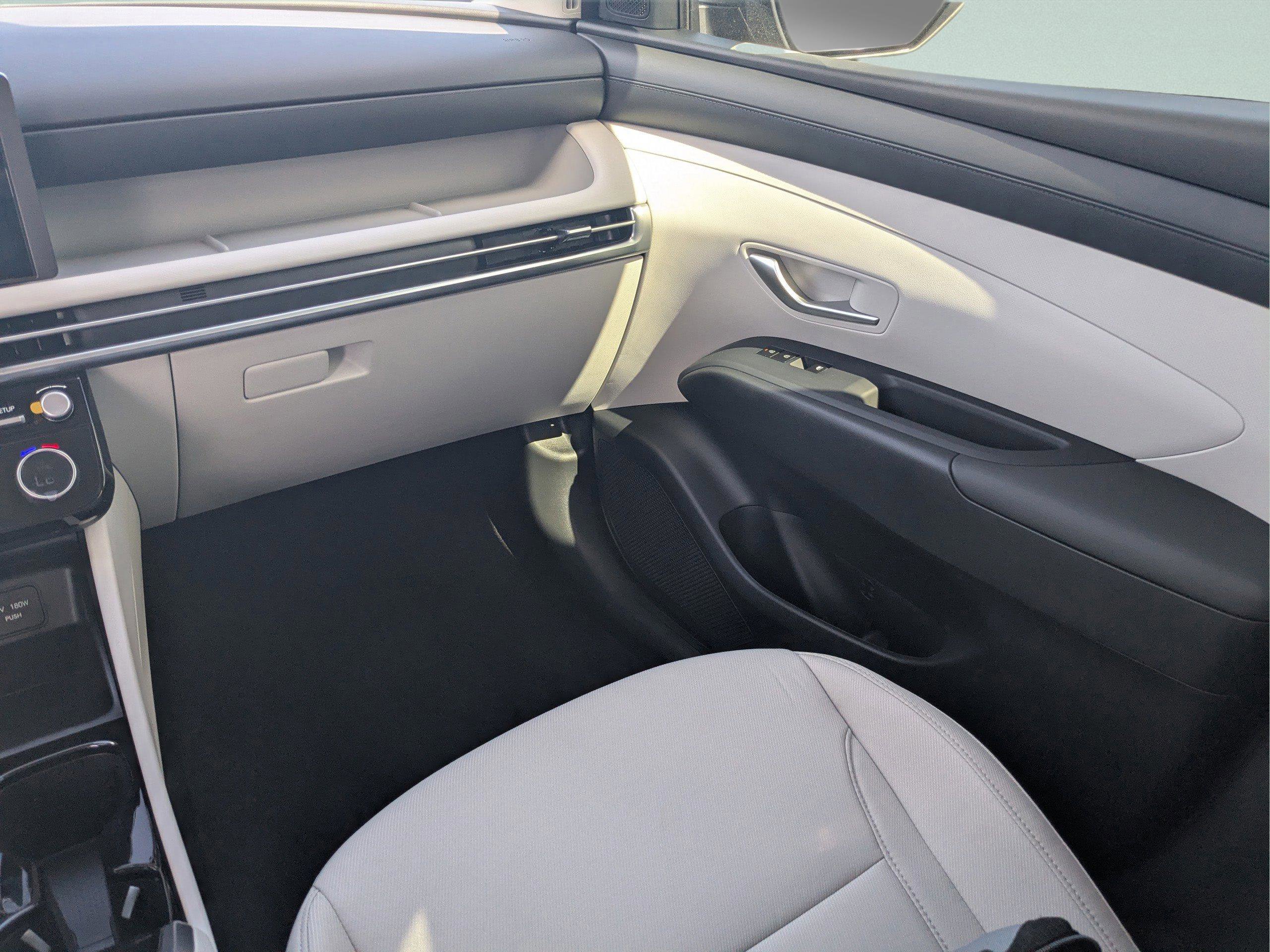 New 2026 Hyundai Tucson SEL image 18