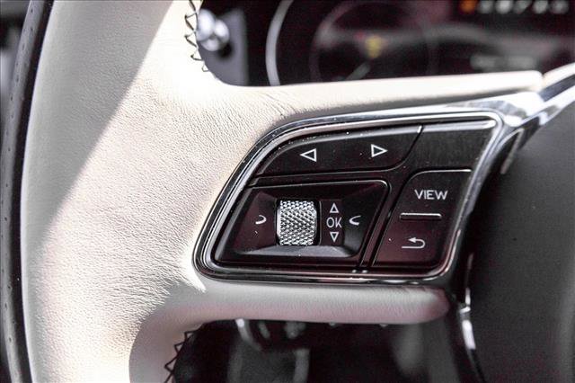 Used 2023 Bentley Bentayga image 16