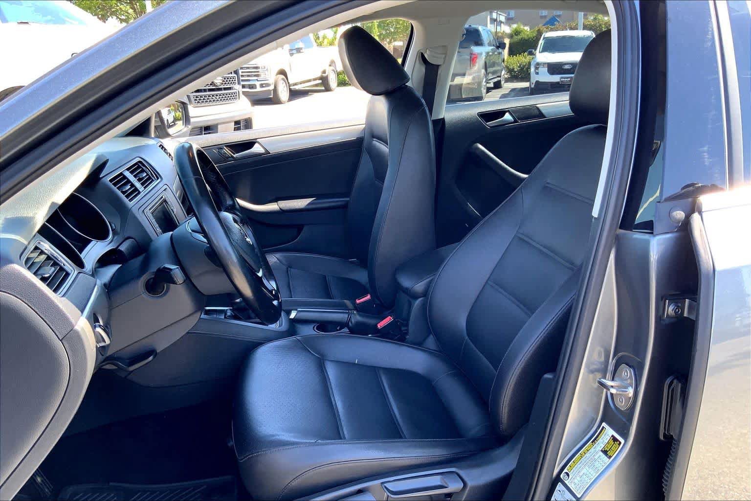 Used 2018 Volkswagen Jetta SE FWD image 8