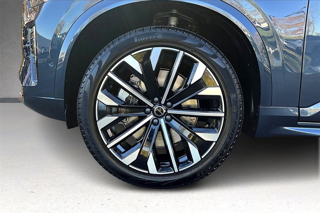 New 2026 Volvo XC90 T8 Plus image 13