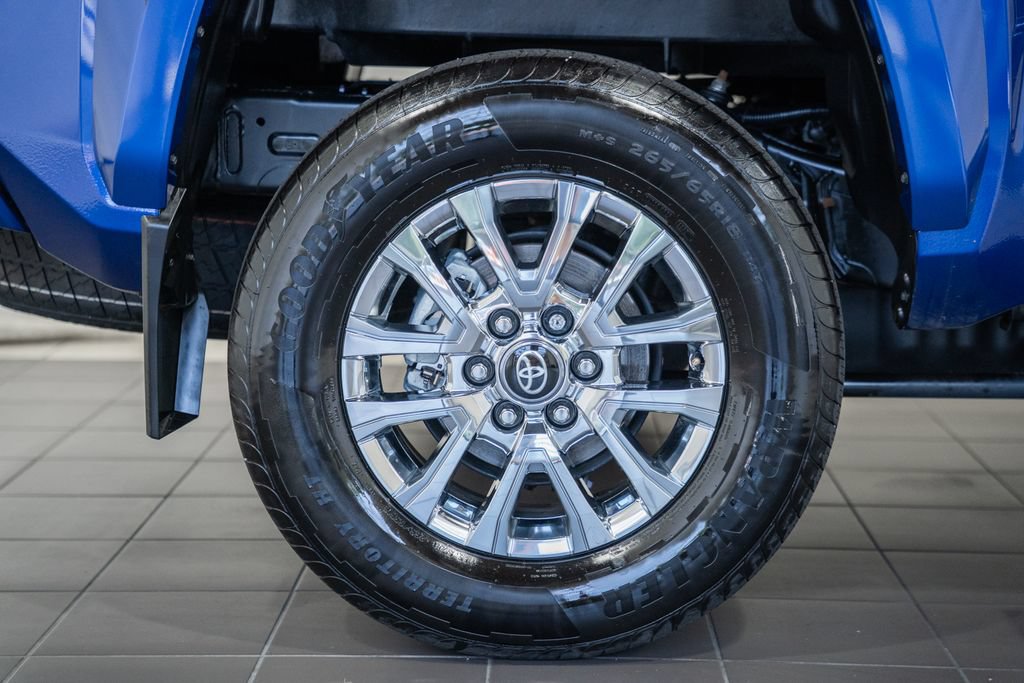 Certified 2025 Toyota Tacoma Limited AWD/4WD image 18
