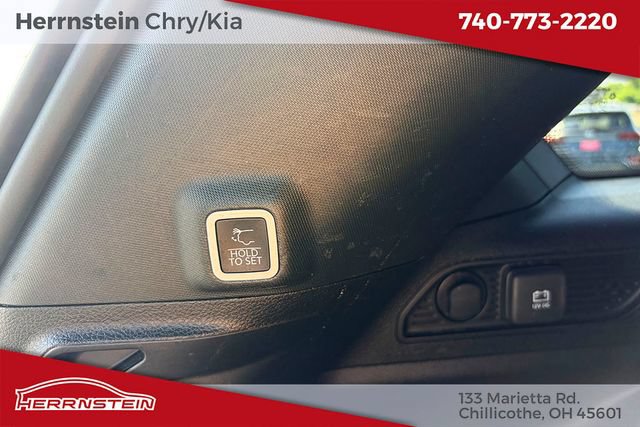 Used 2023 Jeep Grand Cherokee Altitude AWD/4WD image 21