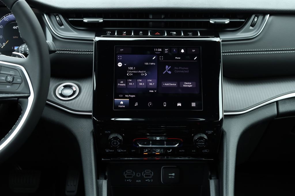 Used 2025 Jeep Grand Cherokee Laredo X w/ Trailer Tow Package image 28