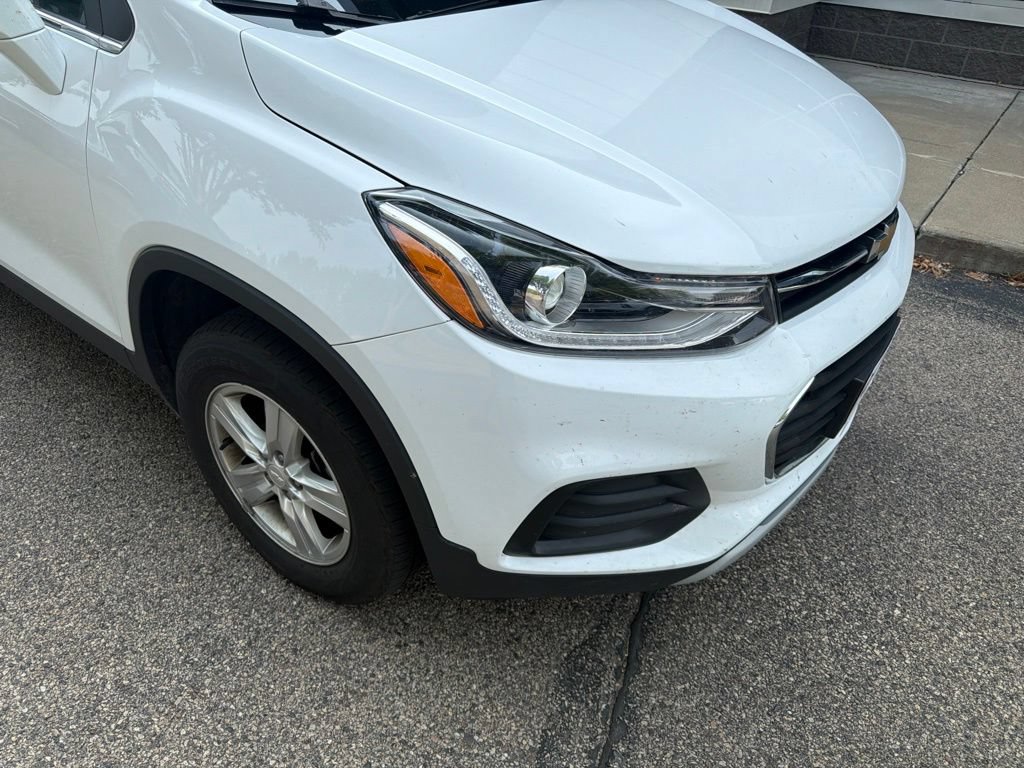Used 2019 Chevrolet Trax LT w/ LT Convenience Package AWD/4WD image 12