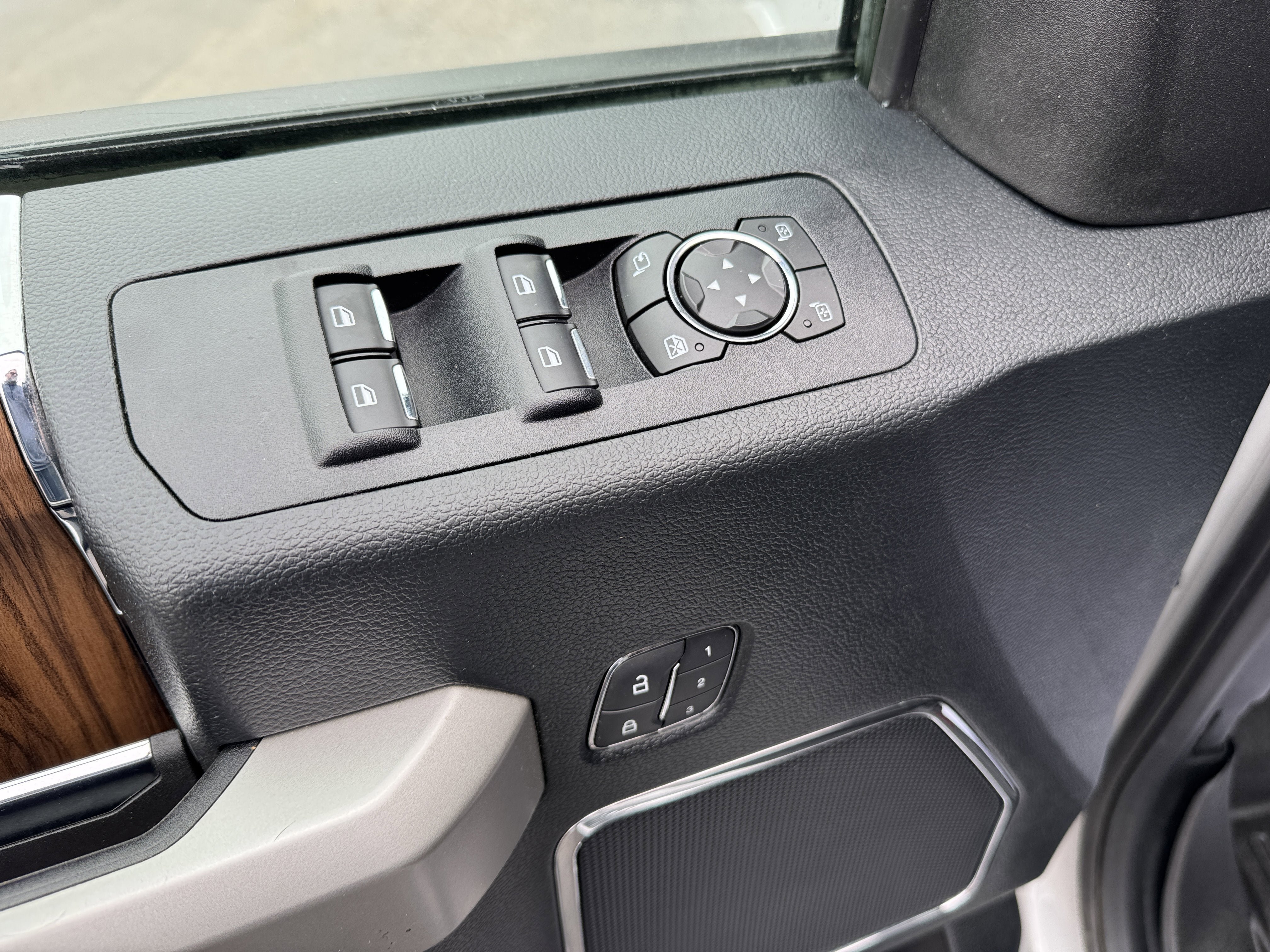 Used 2018 Ford F150 Lariat AWD/4WD image 8