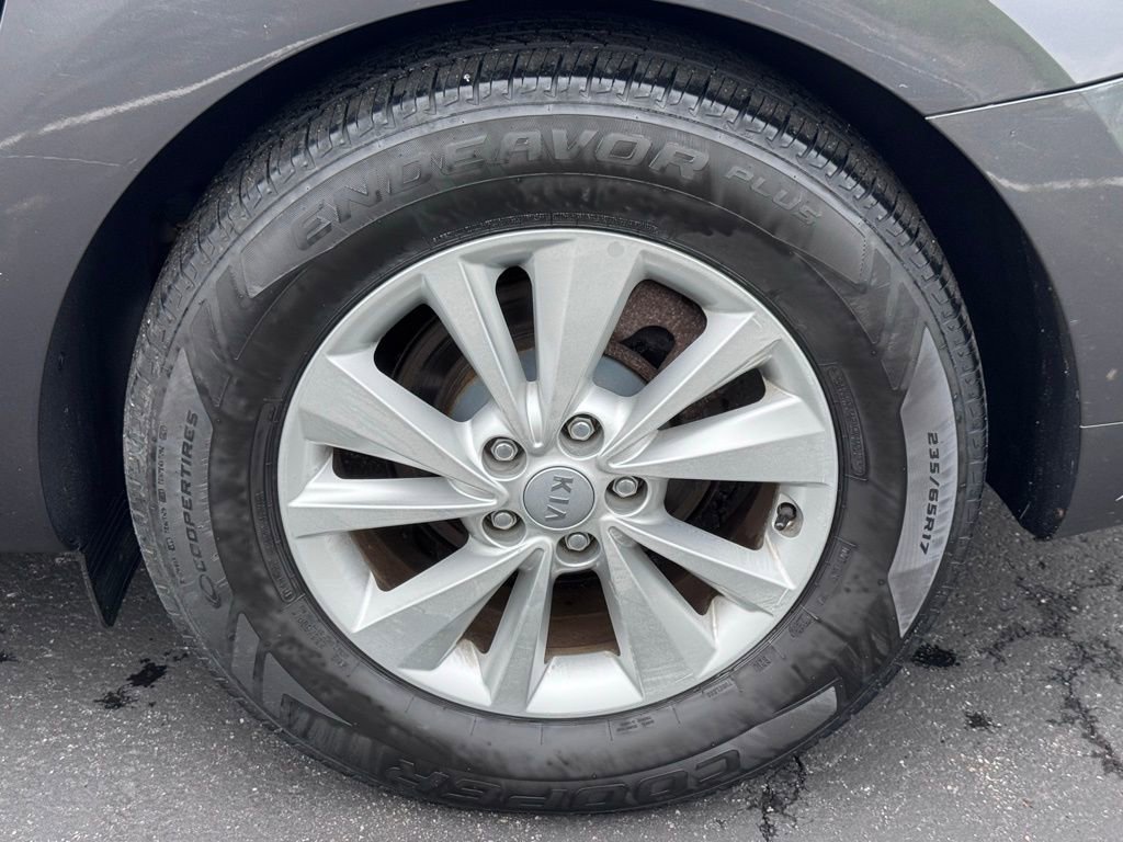 Used 2016 Kia Sedona LX w/ LX Convenience Package FWD image 43