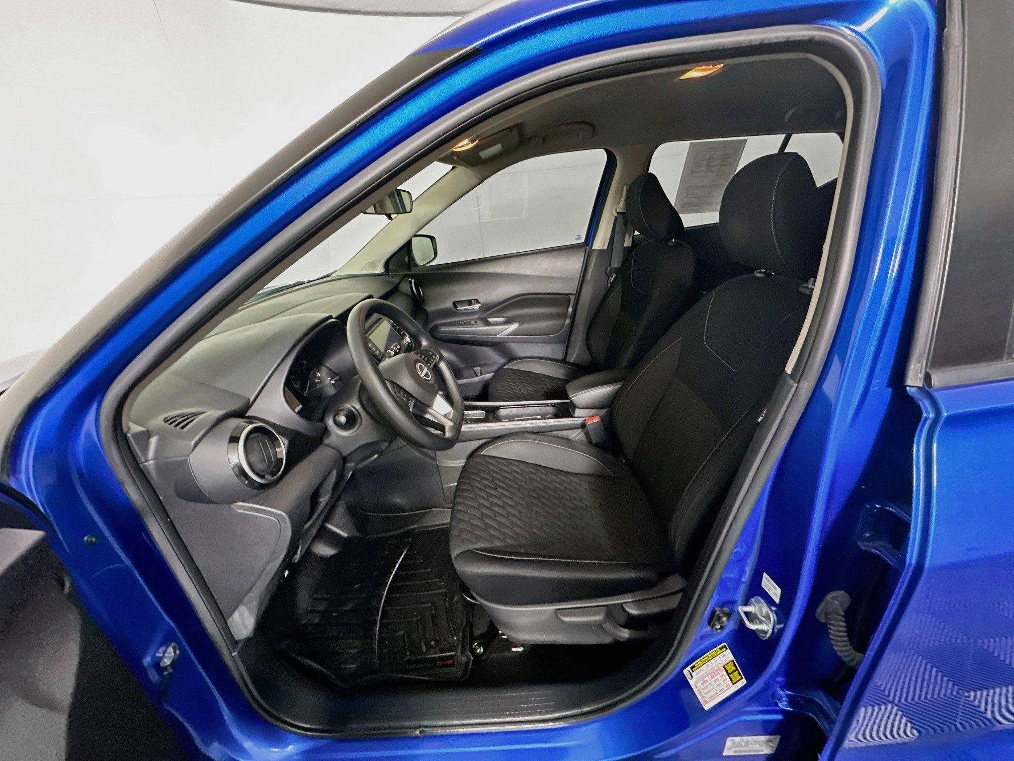 Used 2023 Nissan Kicks SV FWD image 13