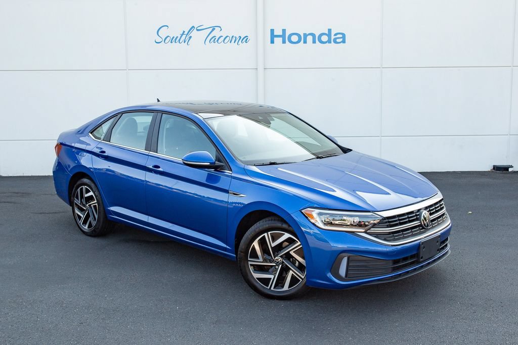 Used 2023 Volkswagen Jetta SEL FWD image 2