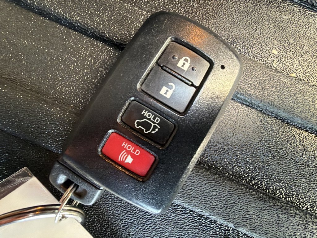 Used 2014 Toyota Highlander Limited Platinum AWD/4WD image 28