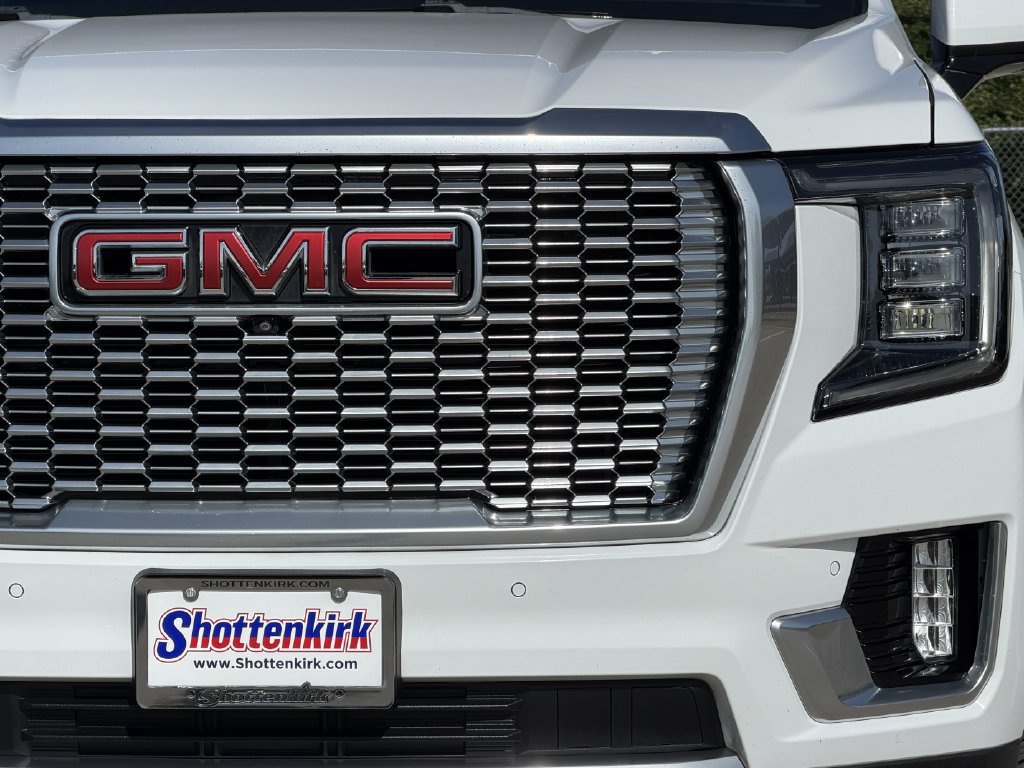 Used 2022 GMC Yukon Denali AWD/4WD image 8