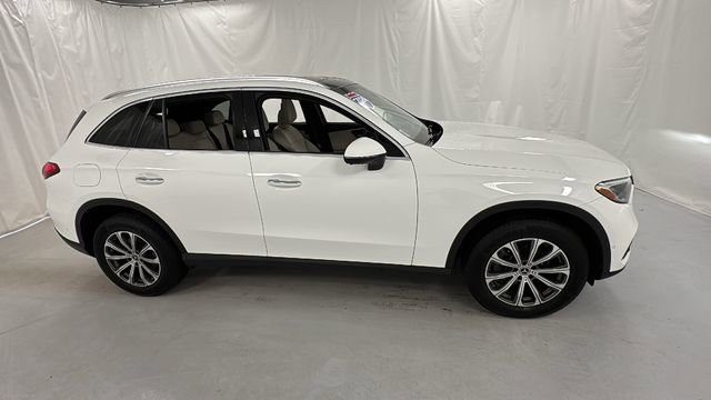 Used 2024 Mercedes-Benz GLC 300 4MATIC image 2