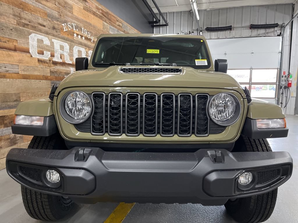 New 2026 Jeep Gladiator Sport AWD/4WD image 4