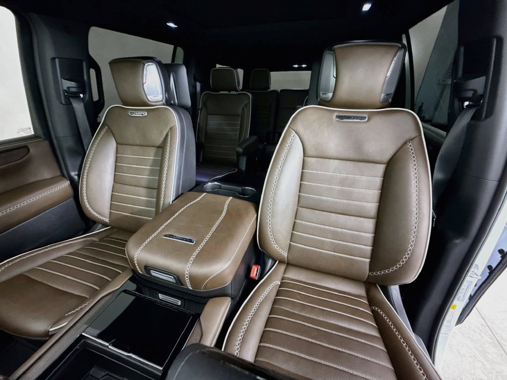 Used 2026 GMC Yukon XL Denali Ultimate AWD/4WD image 11