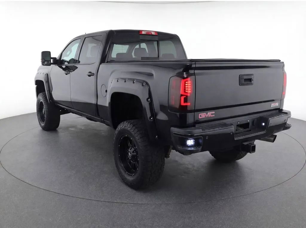 Used 2017 GMC Sierra 2500 SLT w/ Duramax Plus Package image 24