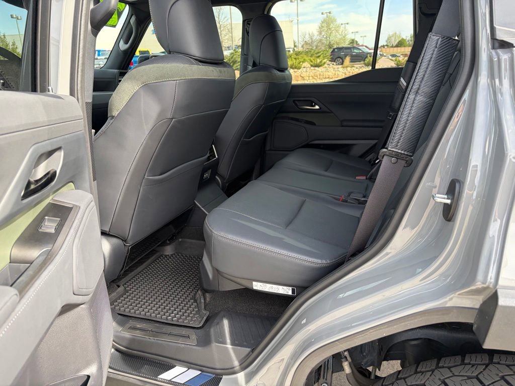 Used 2025 Lexus GX 550 AWD/4WD image 14