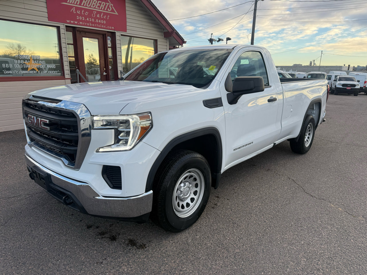 Used 2021 GMC Sierra 1500 4x4 Regular Cab w/ Trailering Package image 4