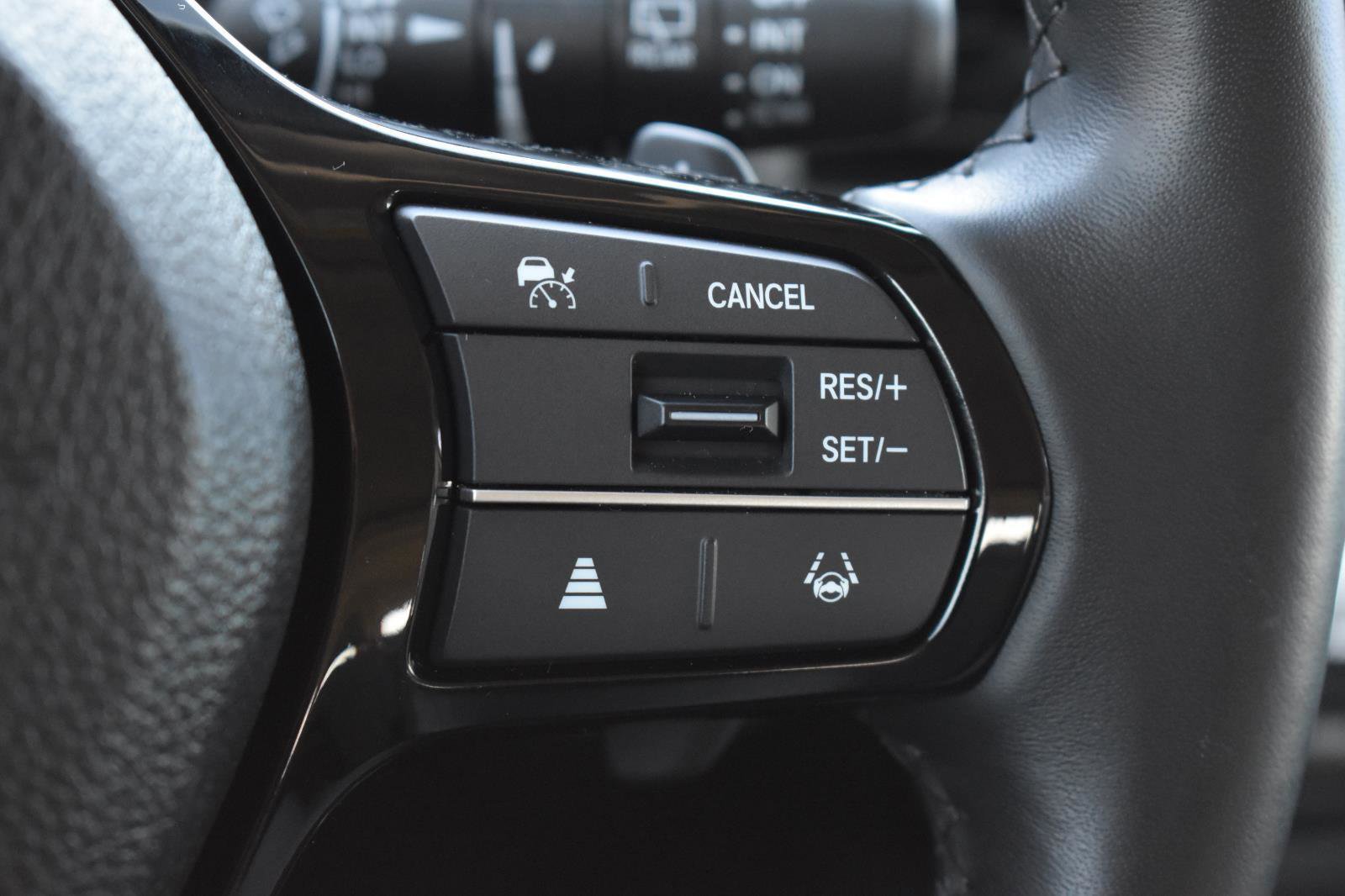 Used 2025 Honda Pilot Touring image 8