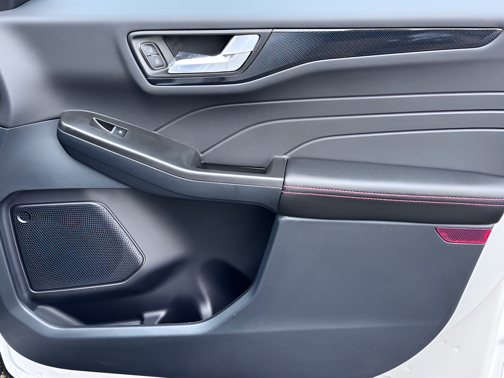 New 2026 Ford Escape ST-Line w/ Tech Pack #1 FWD image 28