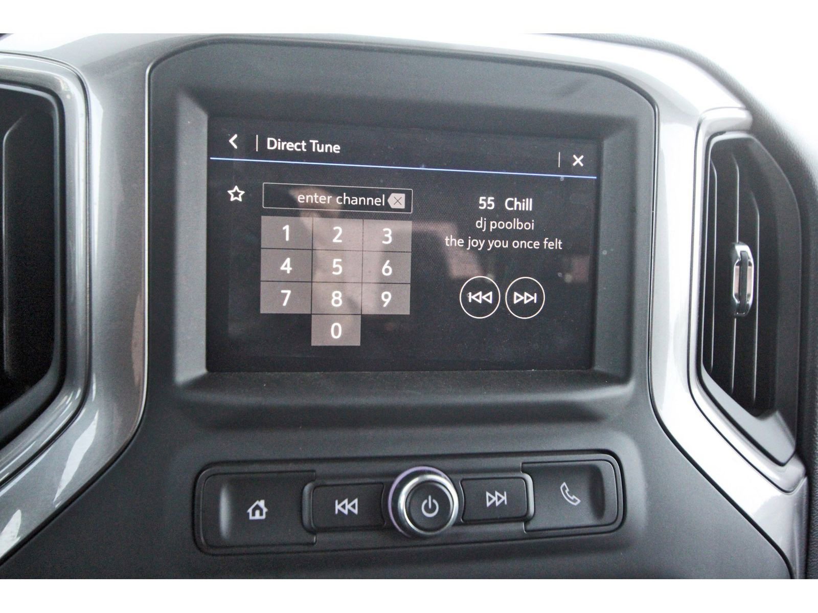 Used 2023 Chevrolet Silverado 1500 Custom image 25